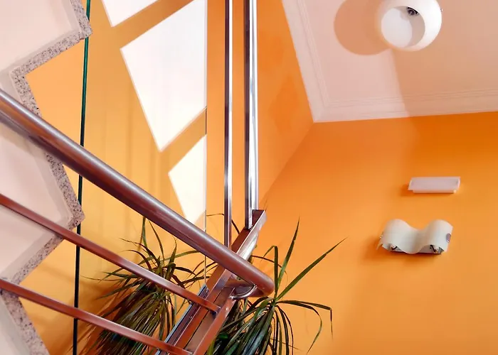 Gasthuis Bajo La Muralla 2*